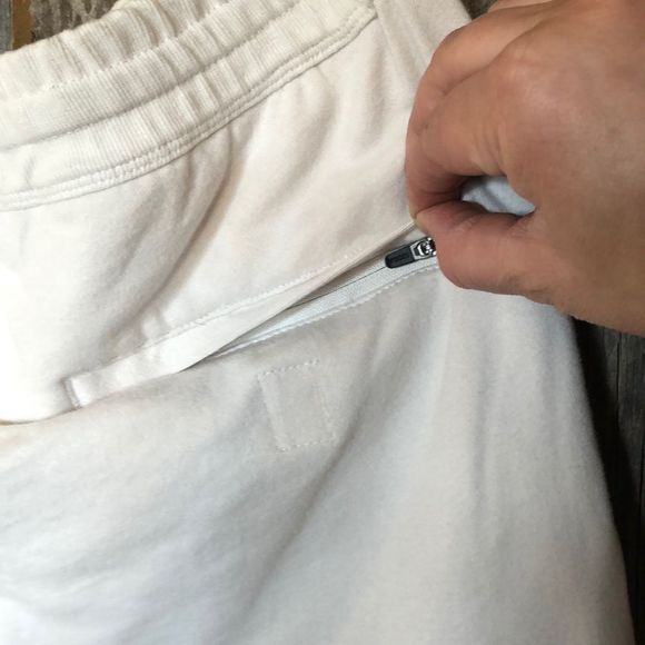 NWT ⛰ Vuori | Vital Short - Salt - Picture 9 of 12